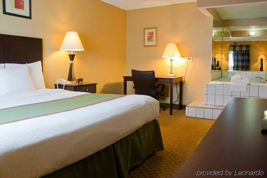 Plaza Hotel & Suites - Eau Claire Esterno foto