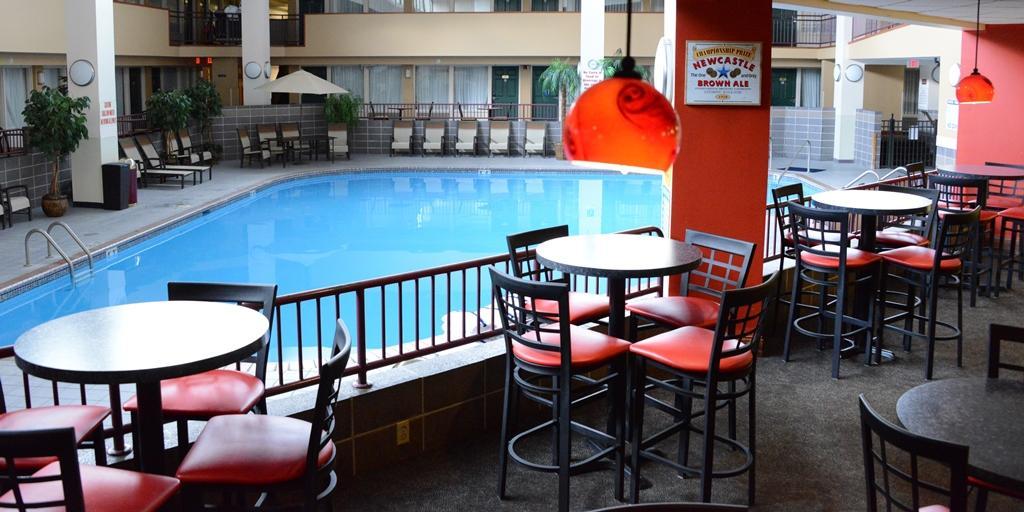 Plaza Hotel & Suites - Eau Claire Esterno foto
