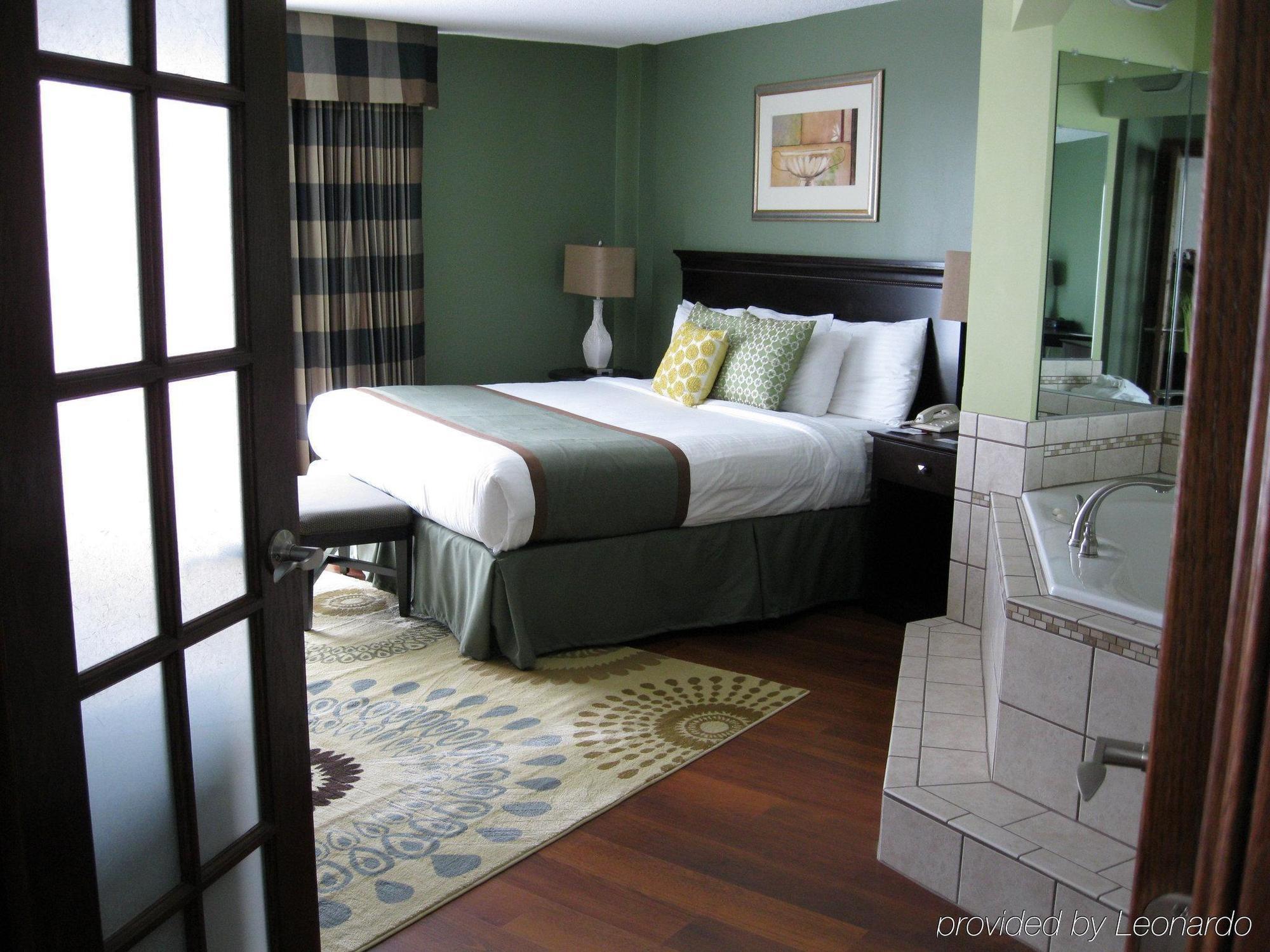 Plaza Hotel & Suites - Eau Claire Esterno foto